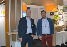 Hans van Dijk en Martin van Wirdum (Alfa Accountants en Adviseurs) hadden een stand vlakbij de groen verlichte roltrap in de vernieuwde beurshal.